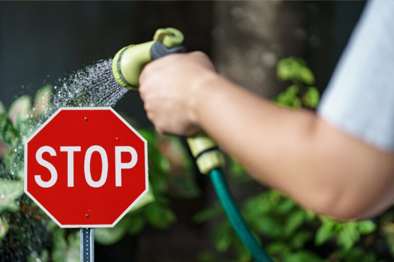 💧Oszczędzajmy wodę – upały i niskie poziomy w studniach